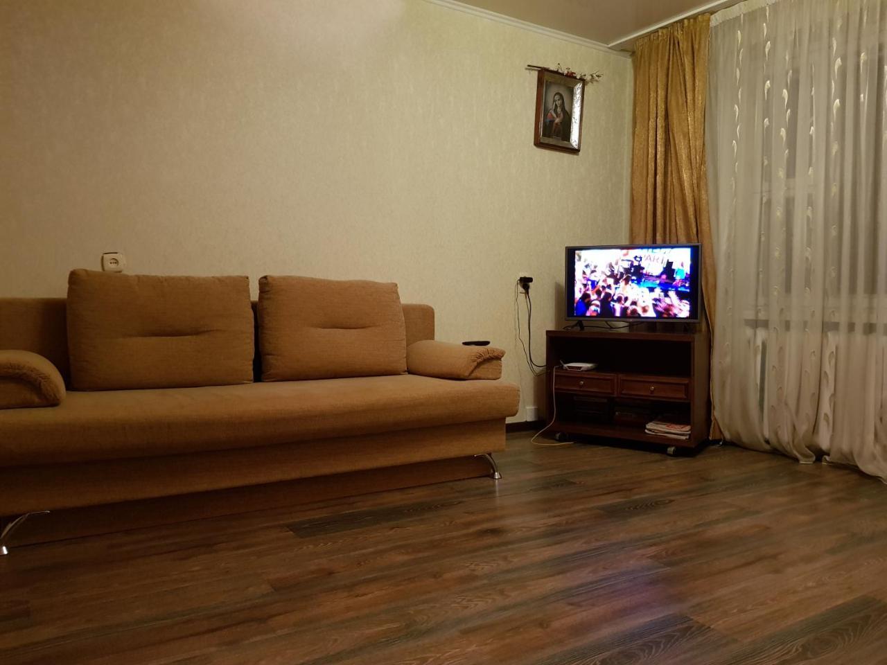 Apartment At Zhukova Street Baranavichy Exterior foto